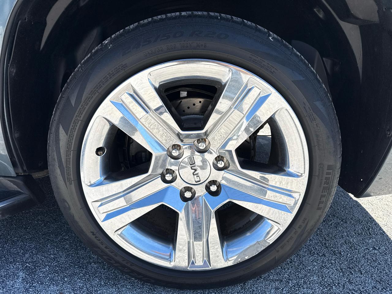 GMC Yukon Denali AWD 4dr 2008