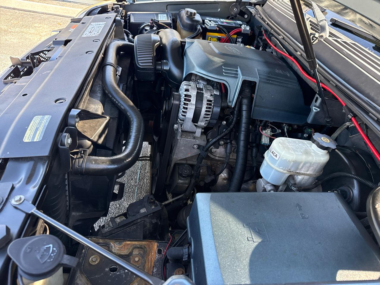 GMC Yukon Denali AWD 4dr 2008