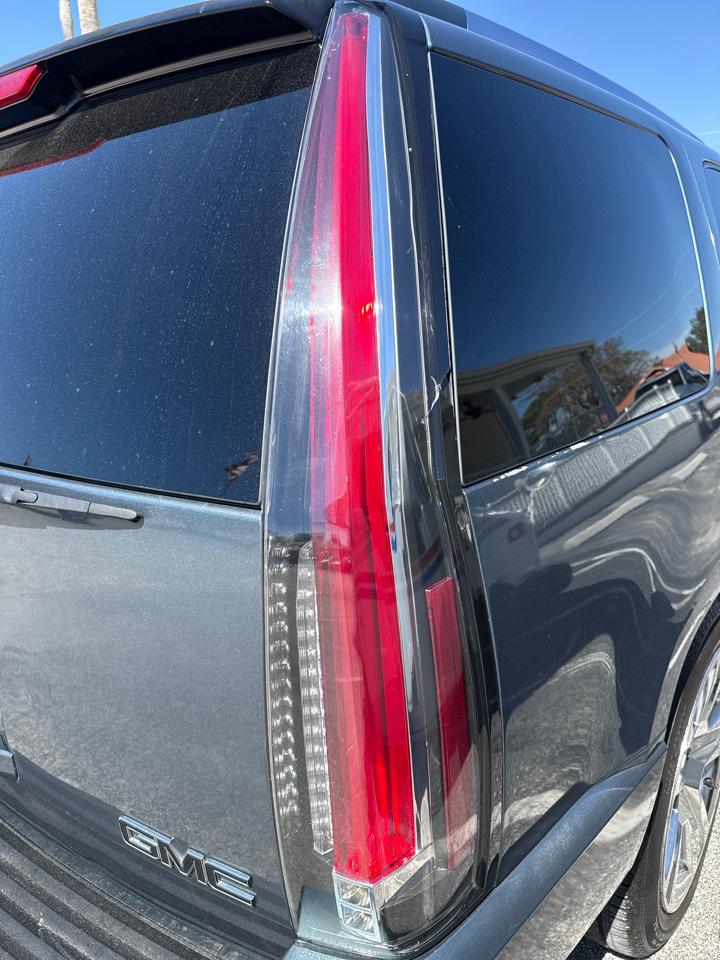 GMC Yukon Denali AWD 4dr 2008