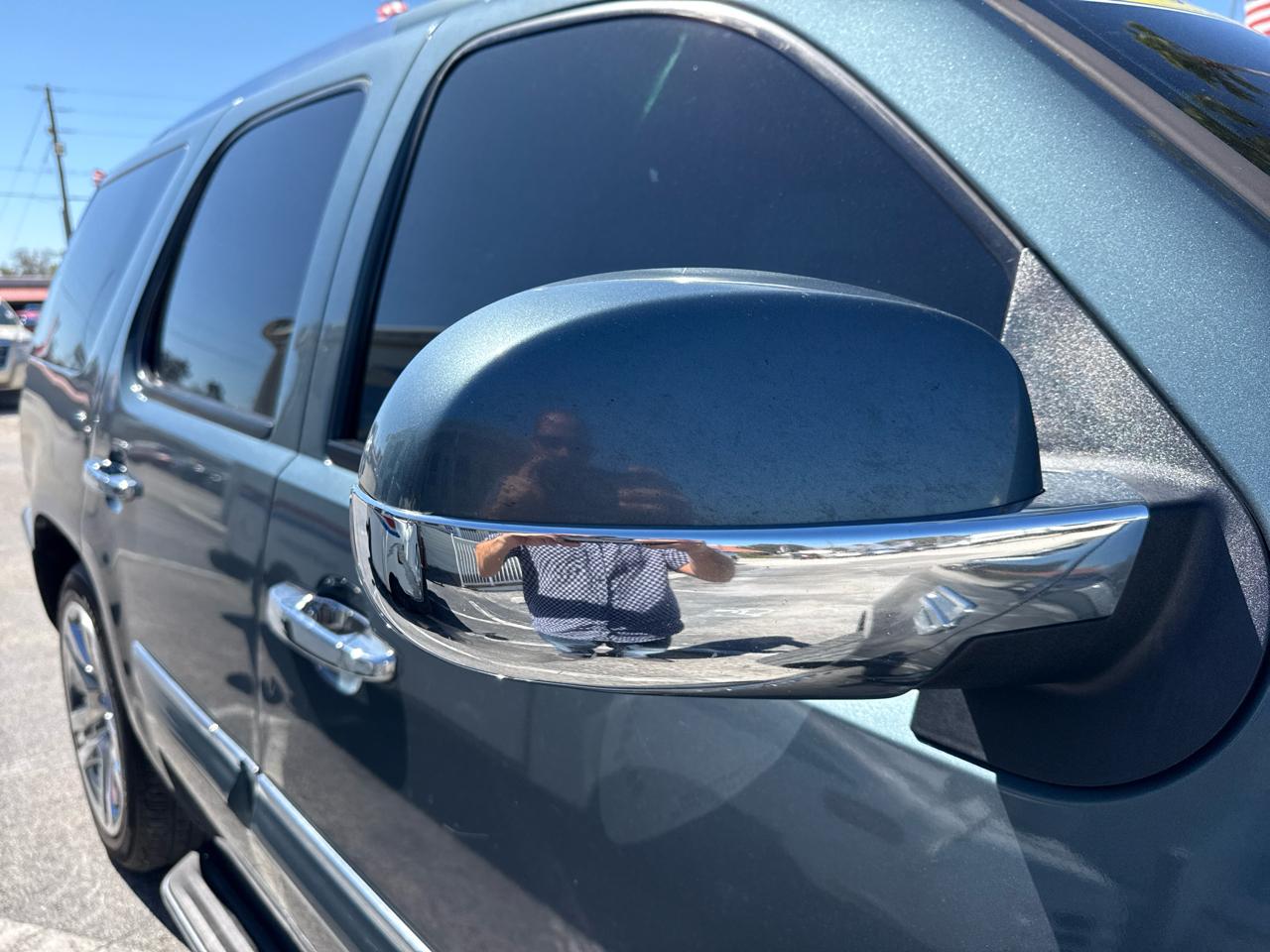 GMC Yukon Denali AWD 4dr 2008