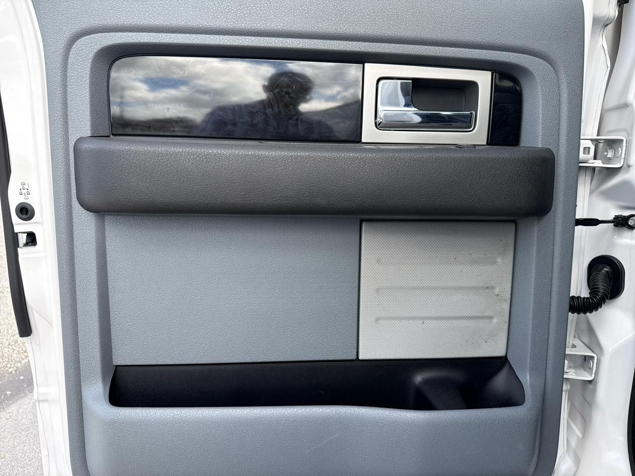 Ford F-150 4WD SuperCrew 145" Platinum 2012