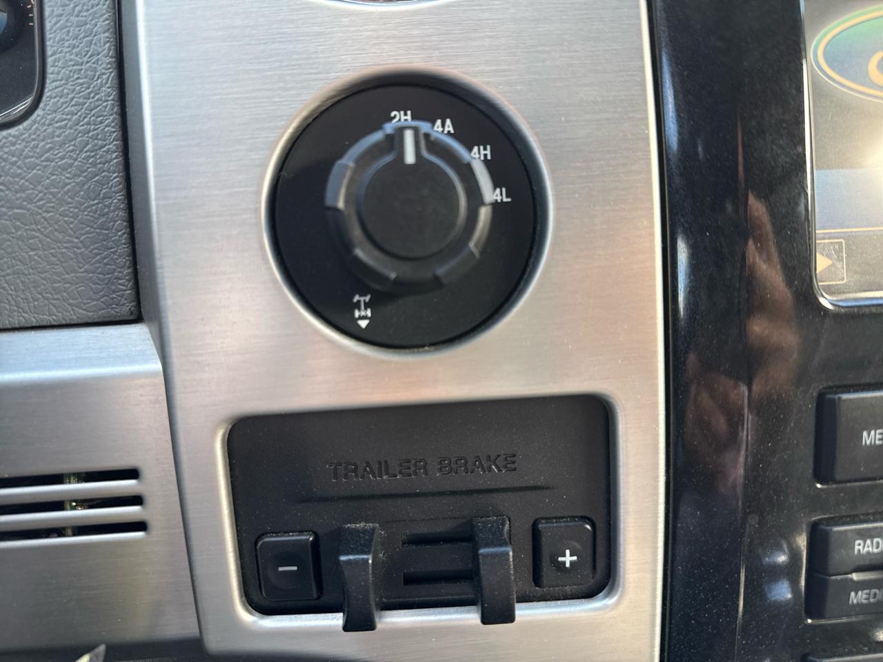 Ford F-150 4WD SuperCrew 145" Platinum 2012