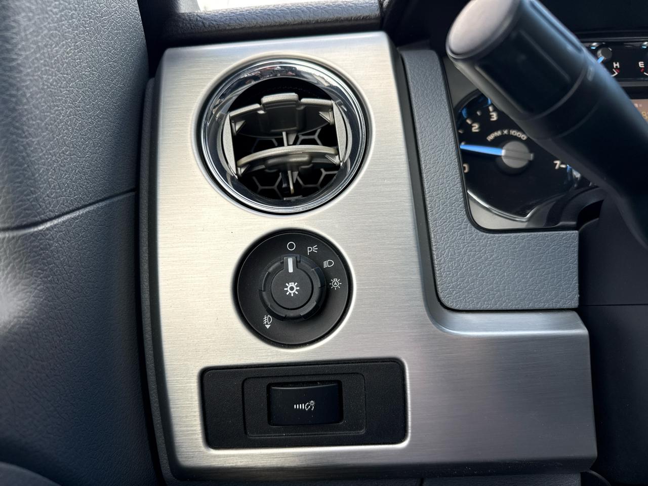 Ford F-150 4WD SuperCrew 145" Platinum 2012