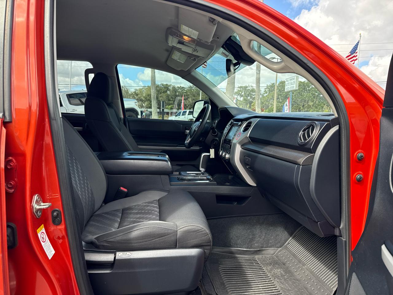 Toyota Tundra 2WD SR5 CrewMax 5.5' Bed 5.7L (Natl) 2018