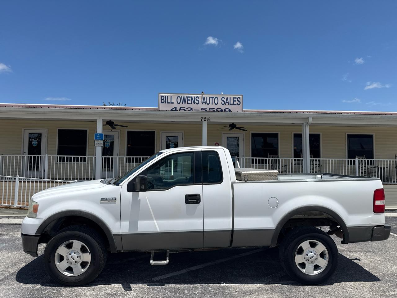 Ford F-150 Reg Cab 126" XLT 4WD 2004