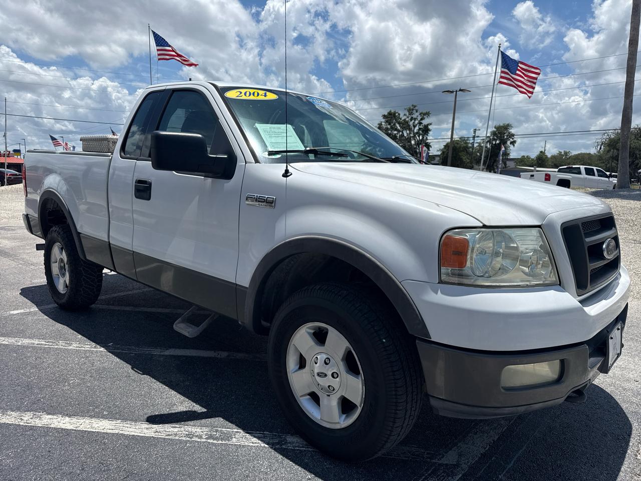 Ford F-150 Reg Cab 126" XLT 4WD 2004