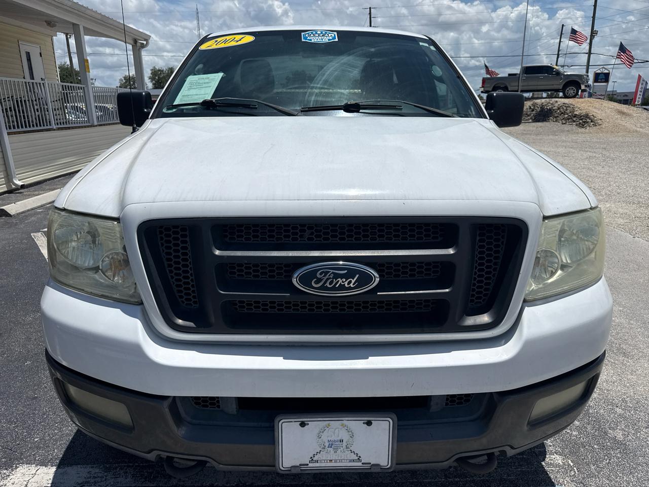 Ford F-150 Reg Cab 126" XLT 4WD 2004