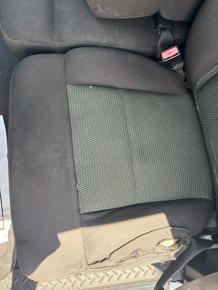 Ford F-150 Reg Cab 126" XLT 4WD 2004