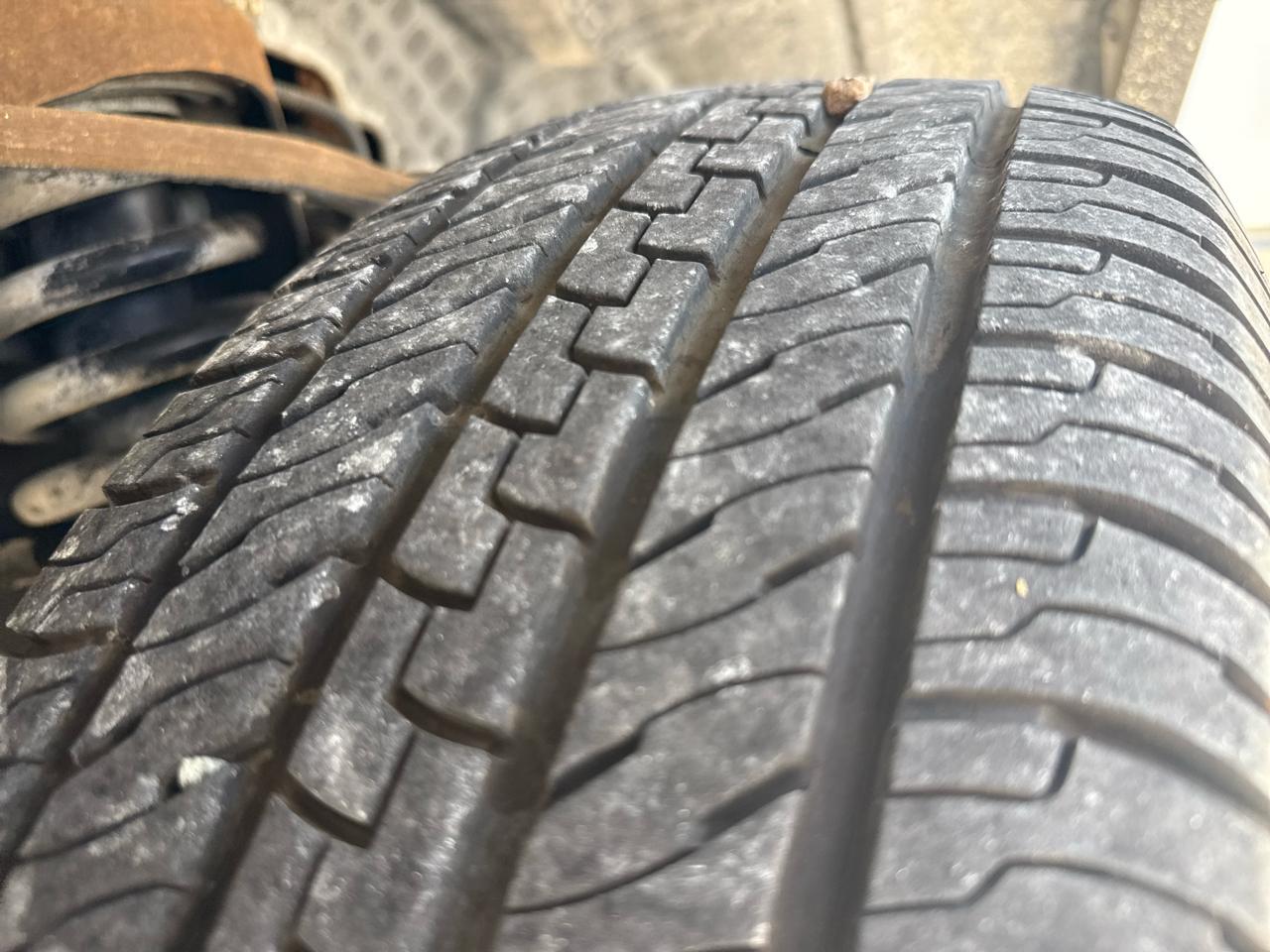 Ford F-150 Reg Cab 126" XLT 4WD 2004