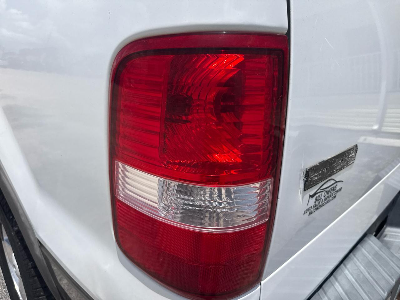 Ford F-150 Reg Cab 126" XLT 4WD 2004