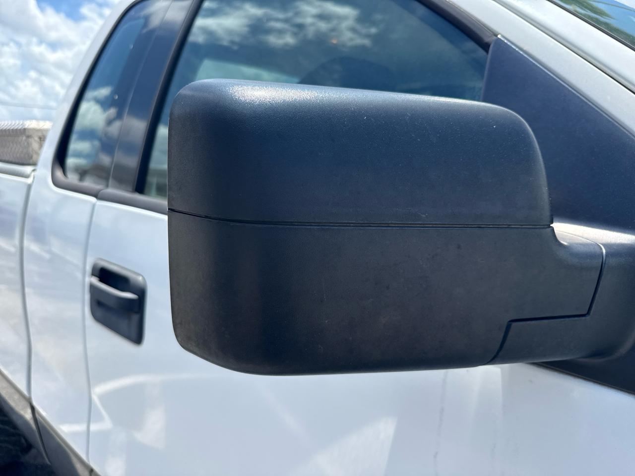 Ford F-150 Reg Cab 126" XLT 4WD 2004