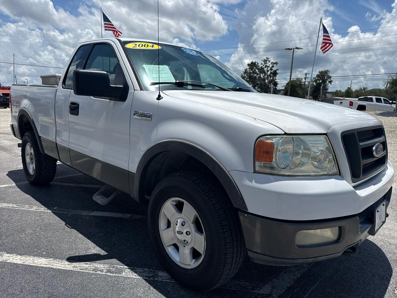 Ford F-150 Reg Cab 126" XLT 4WD 2004