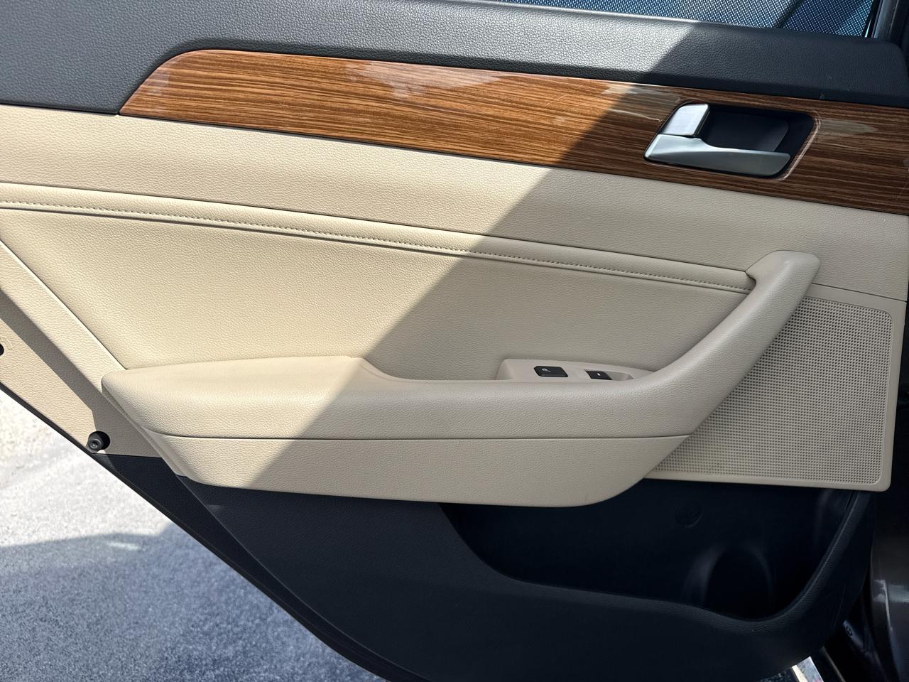 Hyundai Sonata 4dr Sdn 2.4L Limited 2015