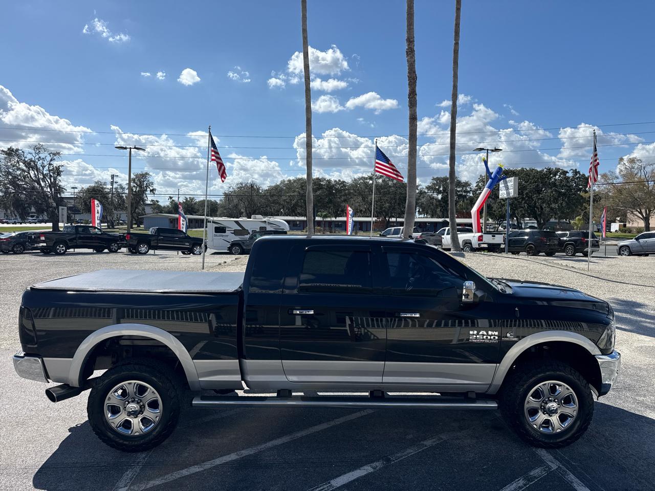 RAM 2500 Laramie 4x4 Mega Cab 6'4" Box 2017