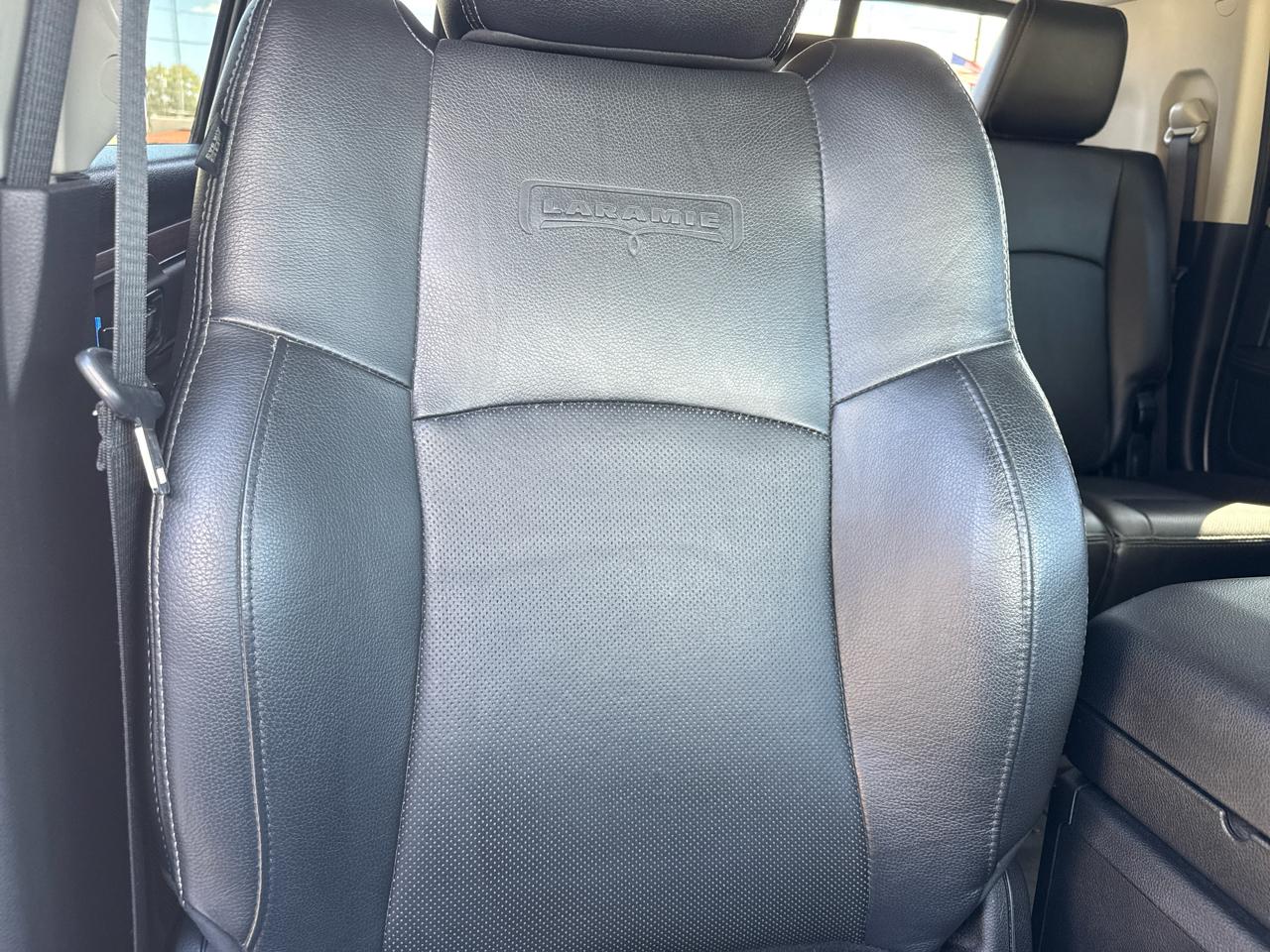 RAM 2500 Laramie 4x4 Mega Cab 6'4" Box 2017