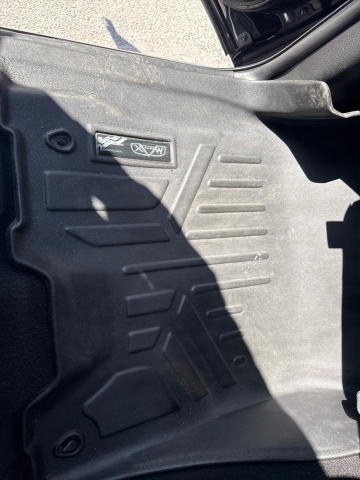 RAM 2500 Laramie 4x4 Mega Cab 6'4" Box 2017