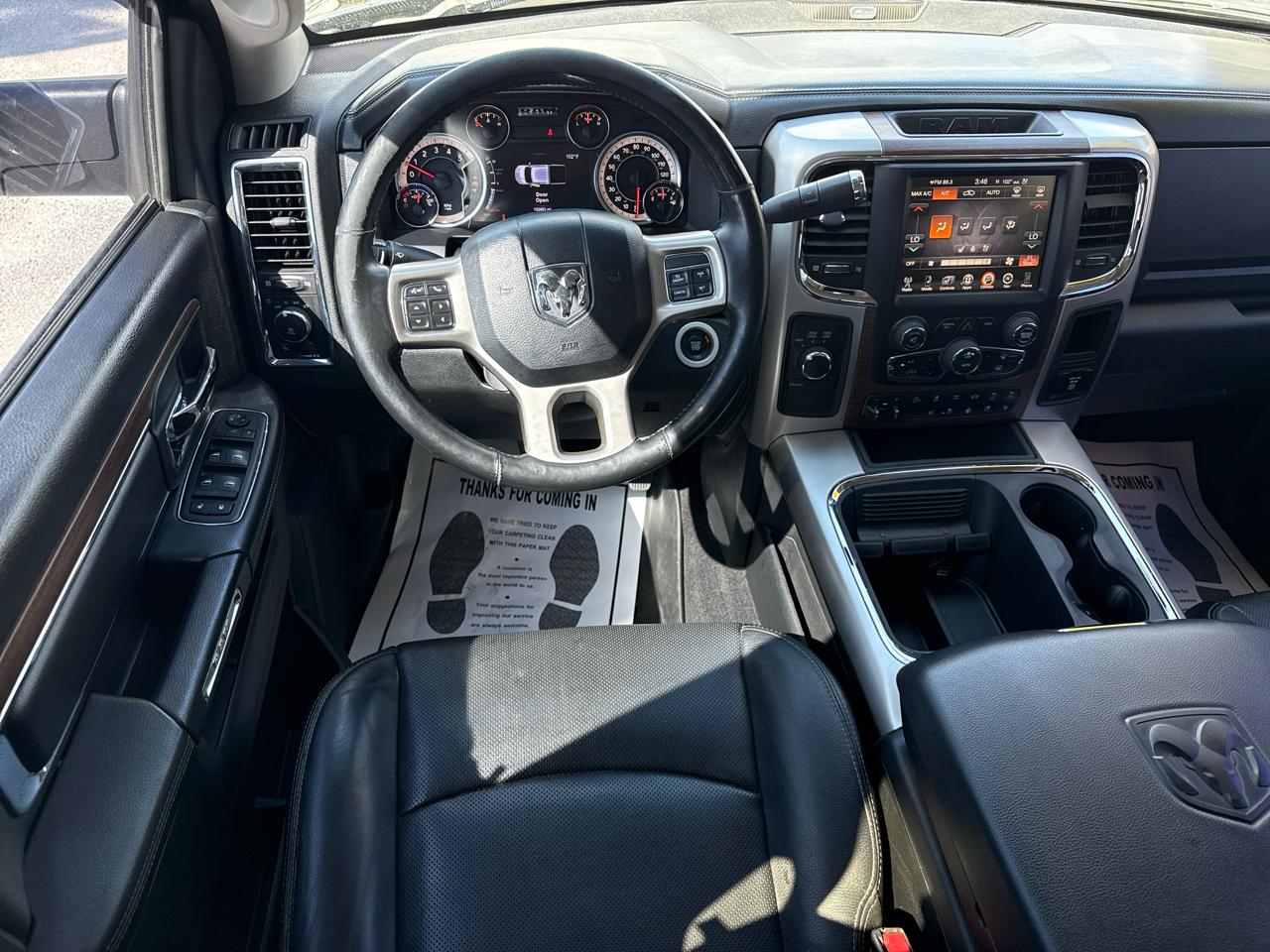 RAM 2500 Laramie 4x4 Mega Cab 6'4" Box 2017