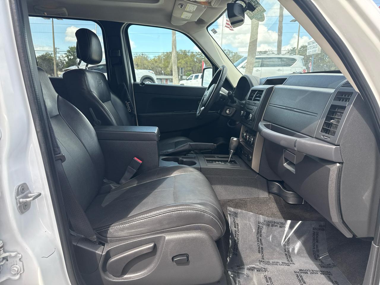 Jeep Liberty RWD 4dr Sport Latitude 2012