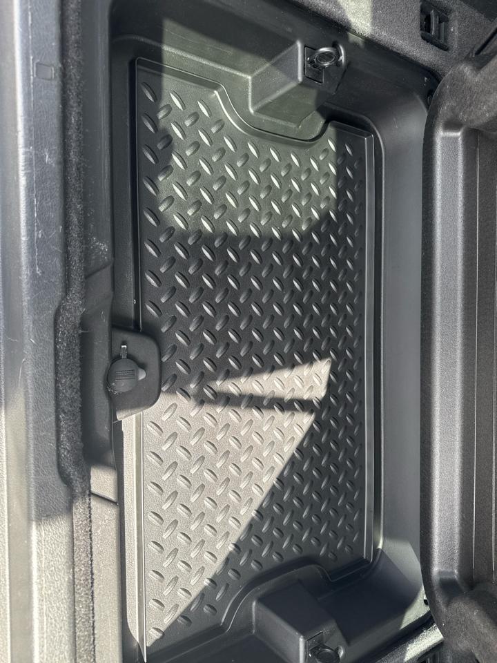 Jeep Liberty RWD 4dr Sport Latitude 2012