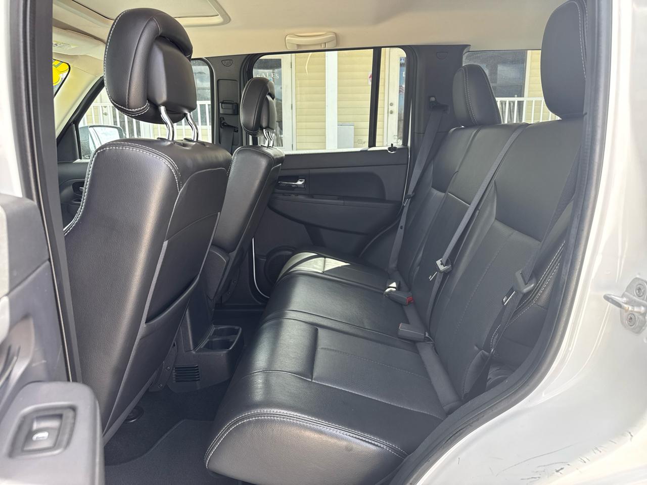 Jeep Liberty RWD 4dr Sport Latitude 2012