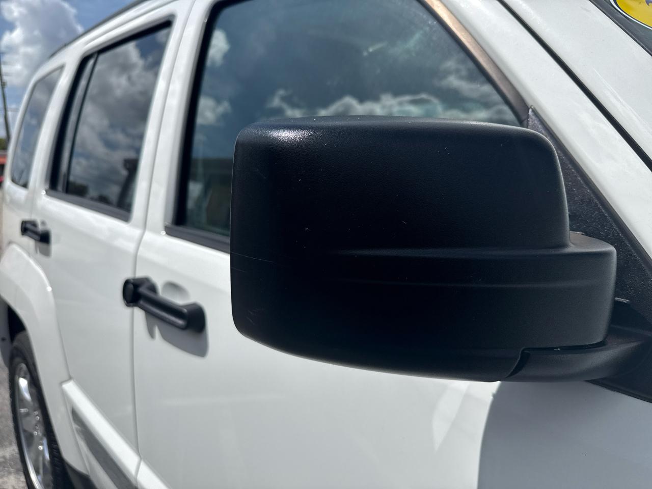 Jeep Liberty RWD 4dr Sport Latitude 2012