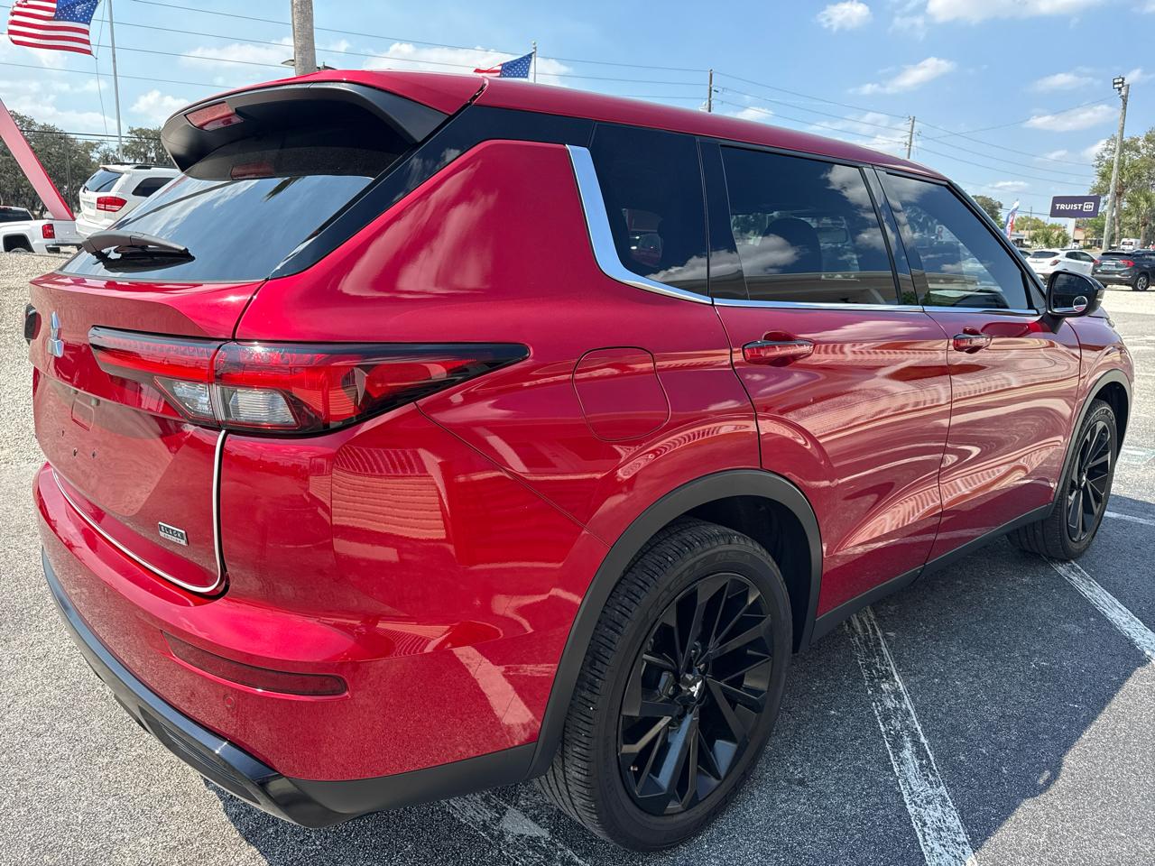 Mitsubishi Outlander SE Launch Edition FWD 2022