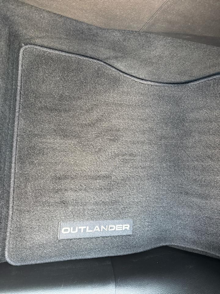 Mitsubishi Outlander SE Launch Edition FWD 2022