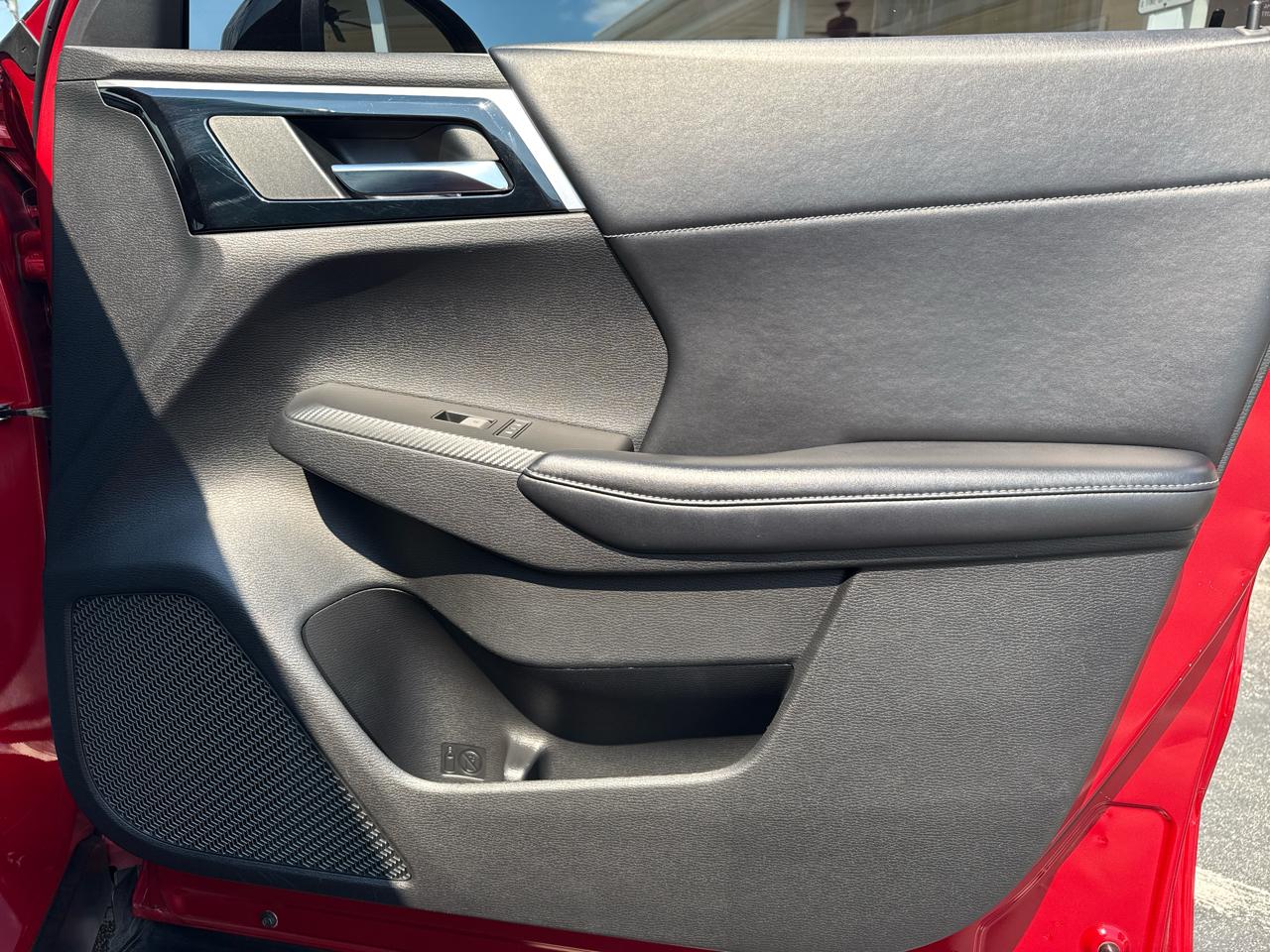 Mitsubishi Outlander SE Launch Edition FWD 2022