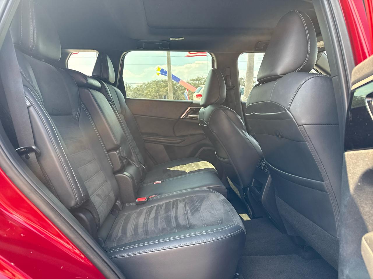 Mitsubishi Outlander SE Launch Edition FWD 2022