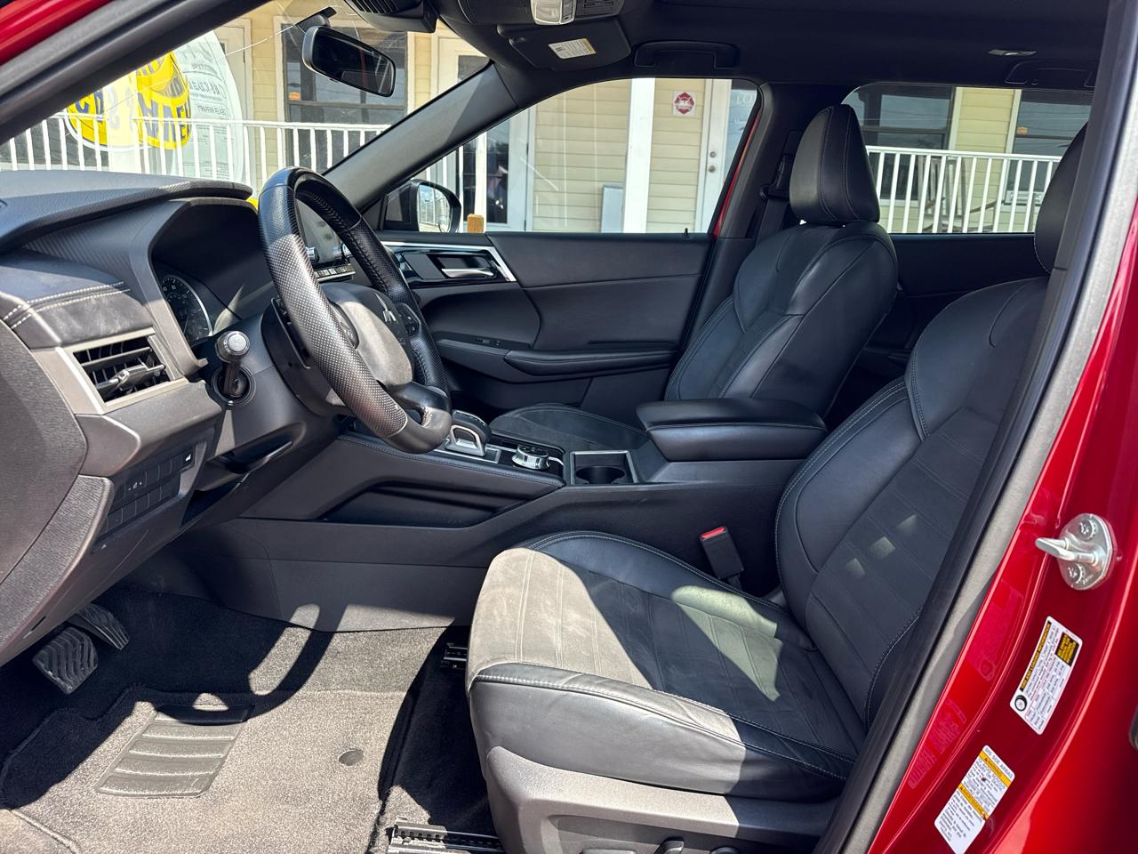 Mitsubishi Outlander SE Launch Edition FWD 2022