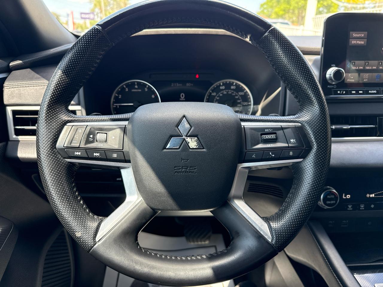 Mitsubishi Outlander SE Launch Edition FWD 2022