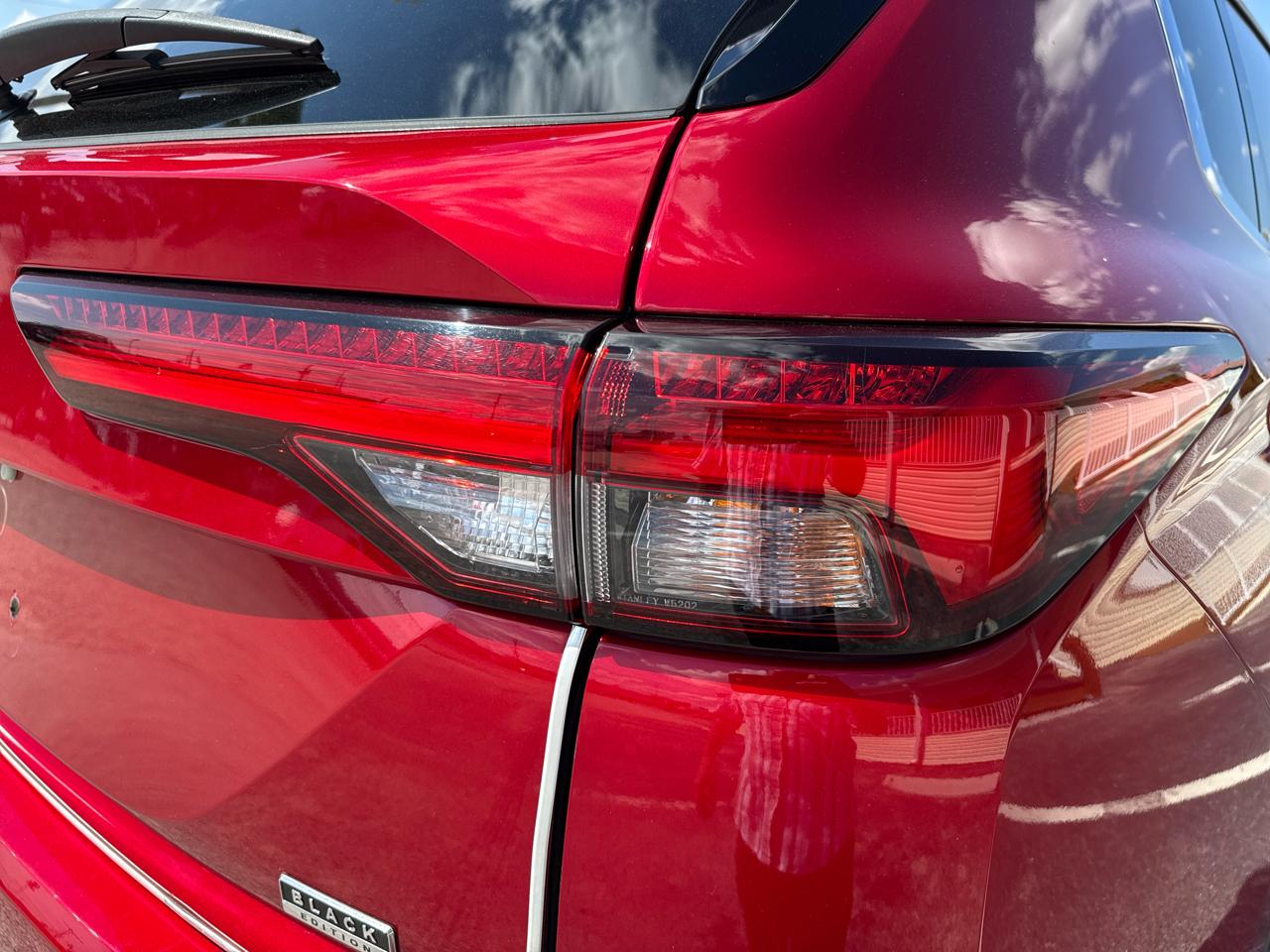 Mitsubishi Outlander SE Launch Edition FWD 2022
