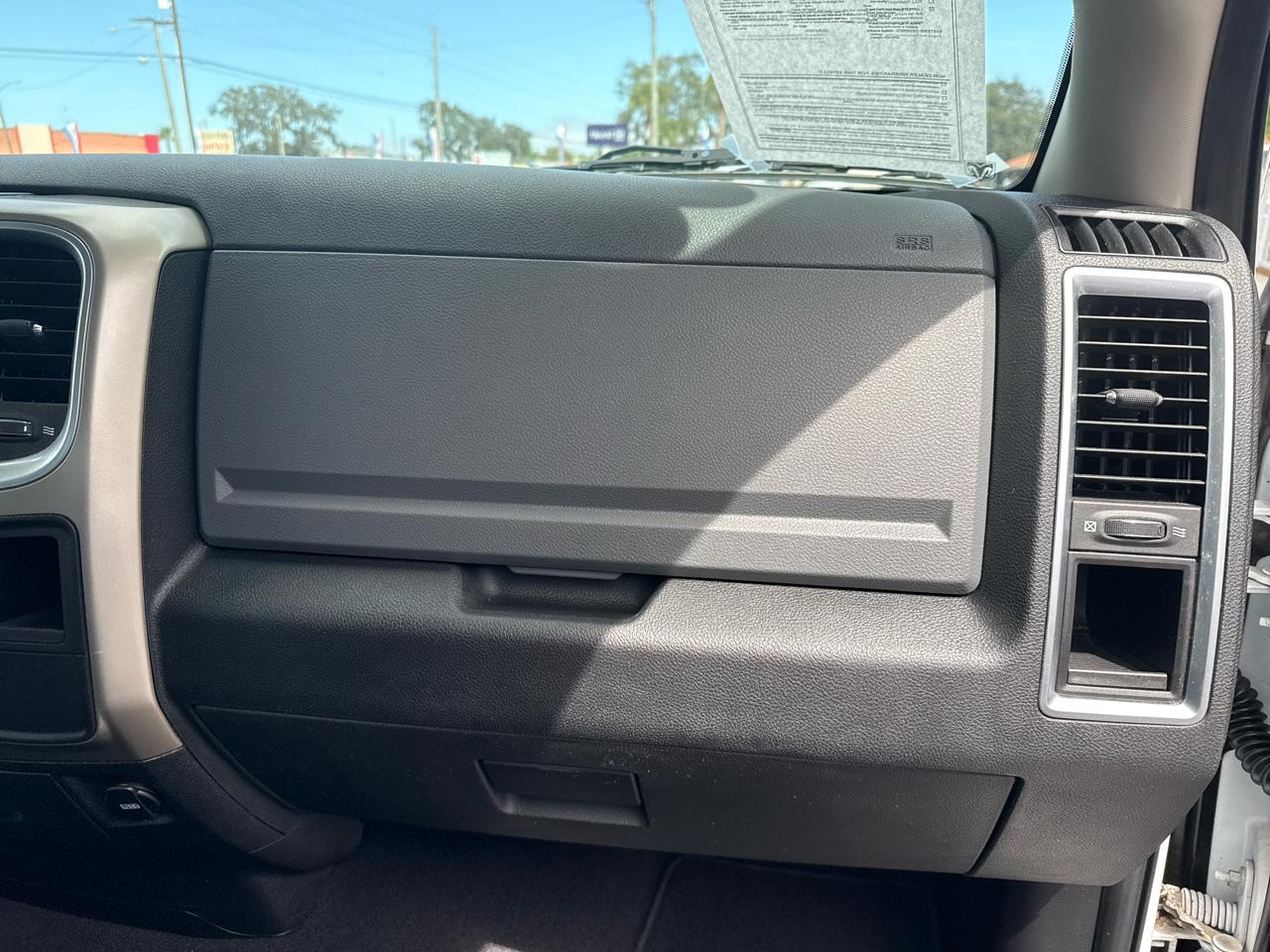 RAM 1500 4WD Quad Cab 140.5" SLT 2014