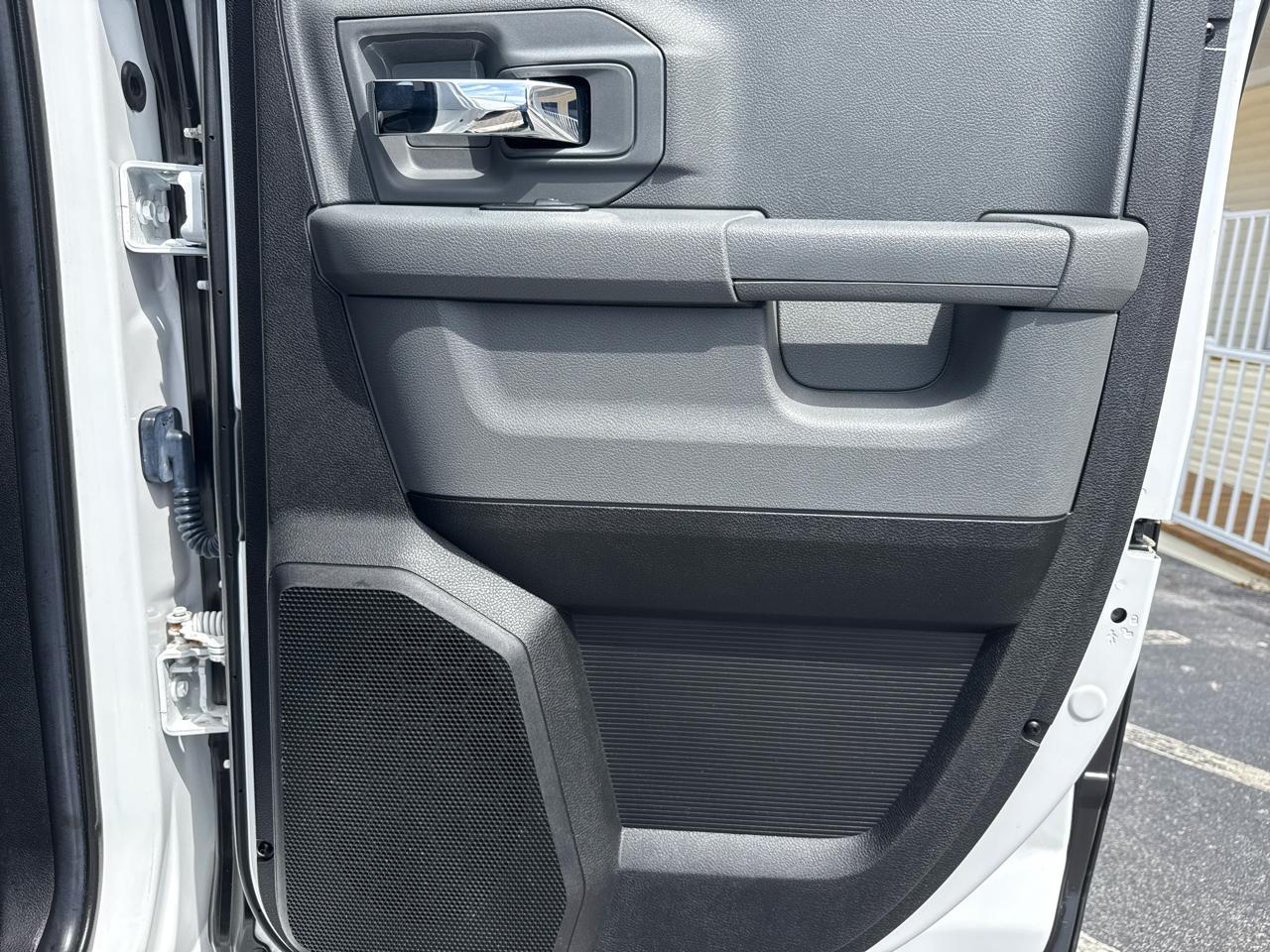 RAM 1500 4WD Quad Cab 140.5" SLT 2014