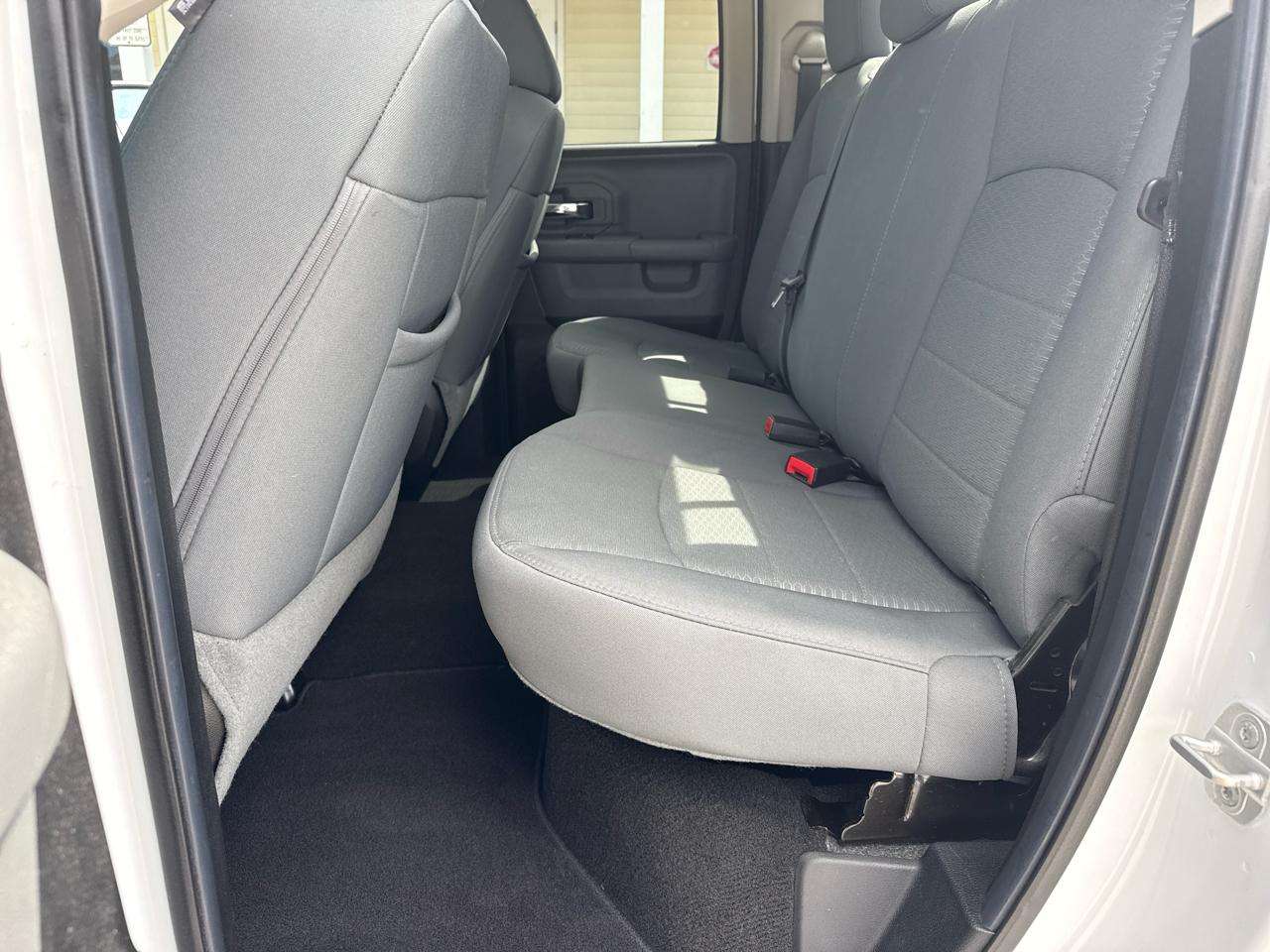 RAM 1500 4WD Quad Cab 140.5" SLT 2014