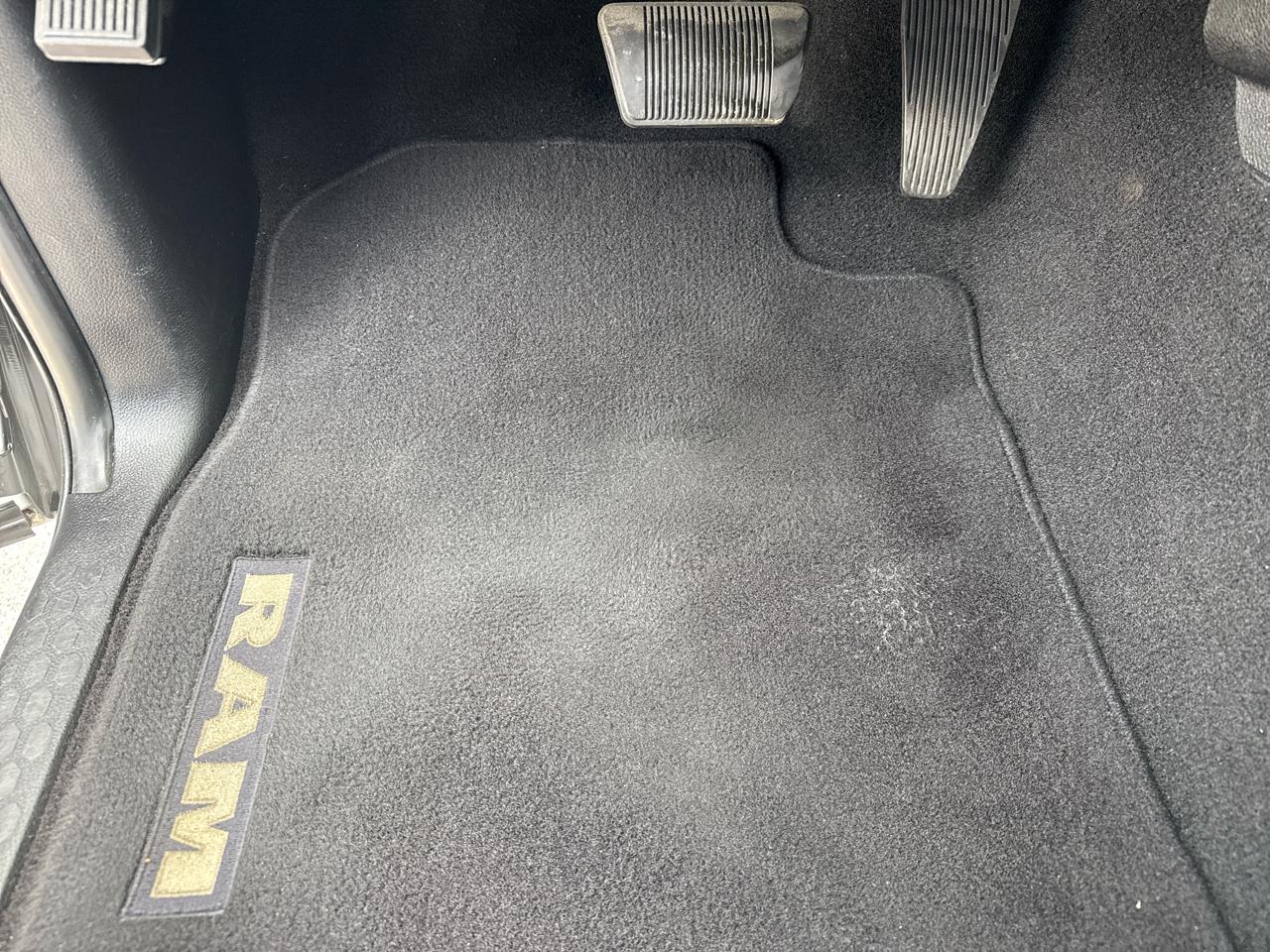 RAM 1500 4WD Quad Cab 140.5" SLT 2014