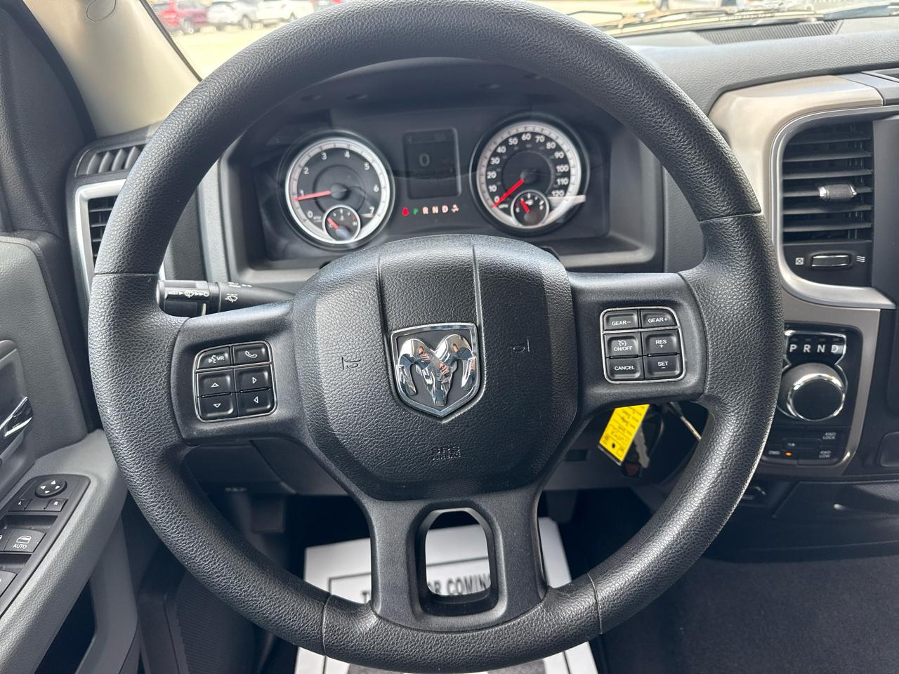 RAM 1500 4WD Quad Cab 140.5" SLT 2014