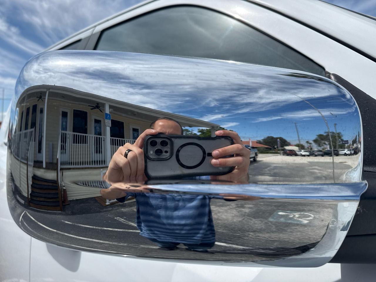 RAM 1500 4WD Quad Cab 140.5" SLT 2014