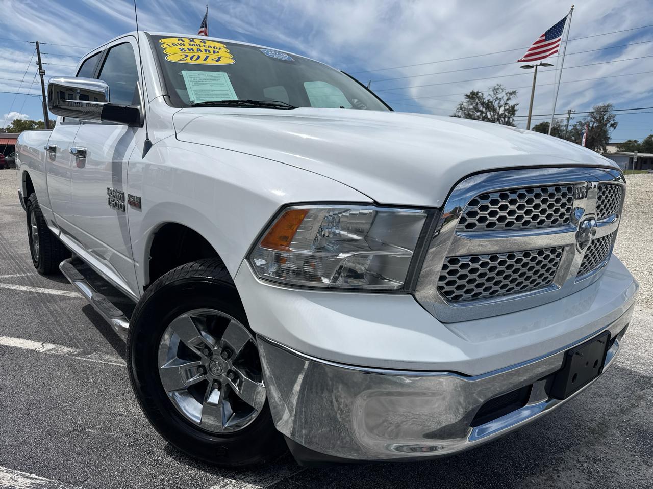 RAM 1500 4WD Quad Cab 140.5" SLT 2014