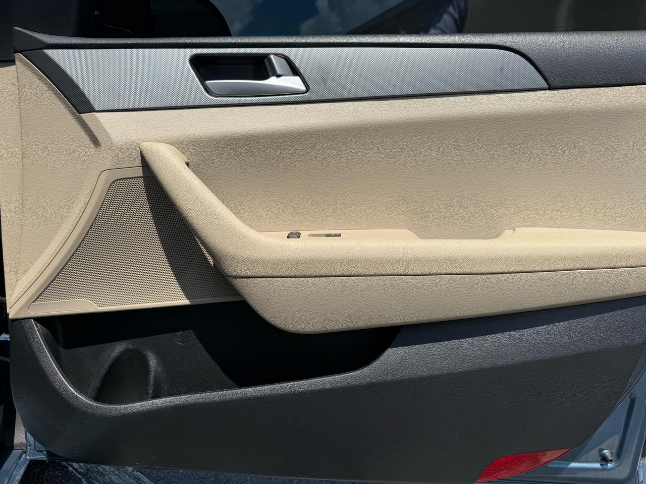 Hyundai Sonata SE 2.4L 2017