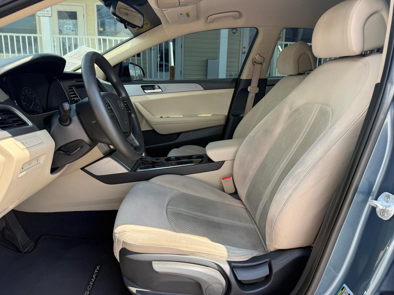 Hyundai Sonata SE 2.4L 2017