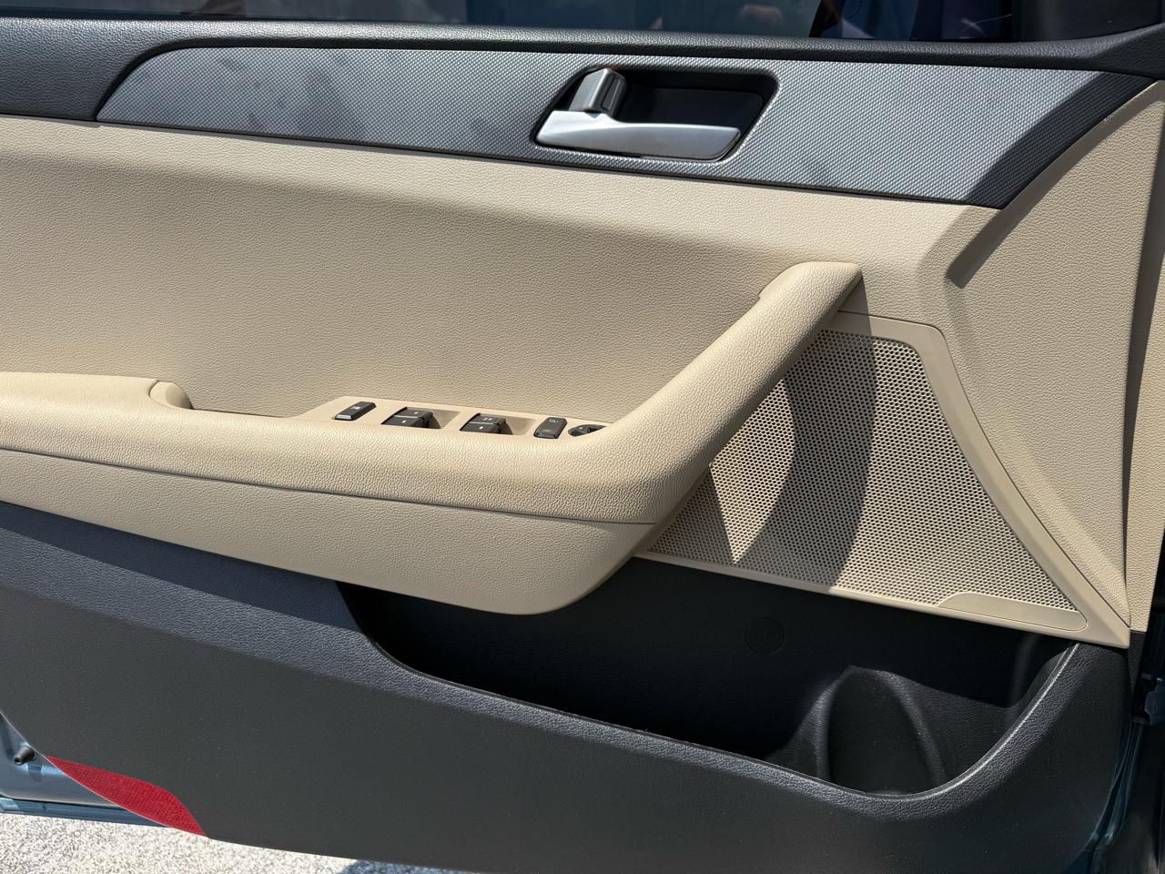 Hyundai Sonata SE 2.4L 2017