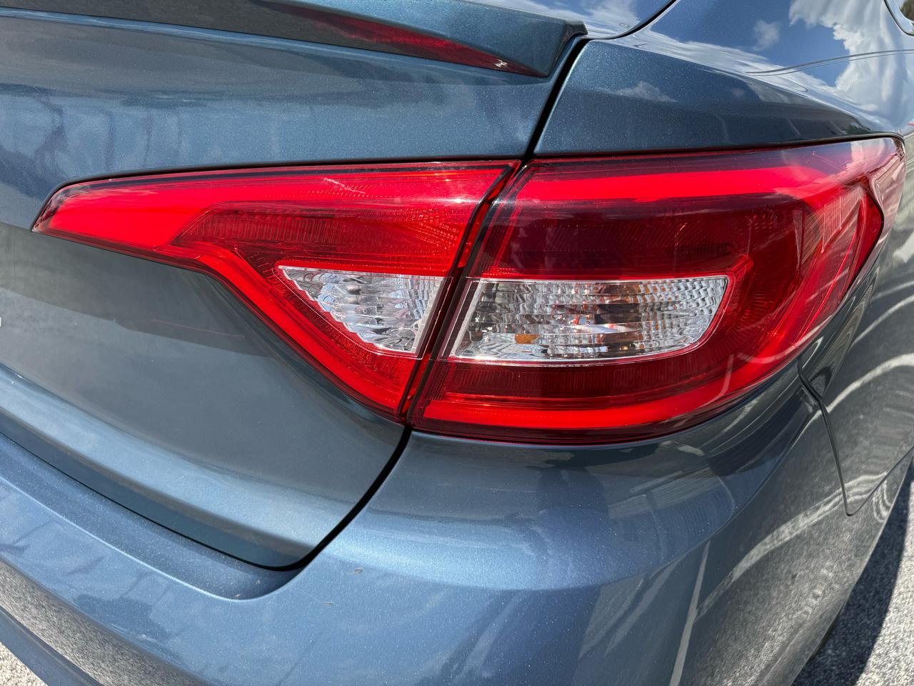 Hyundai Sonata SE 2.4L 2017