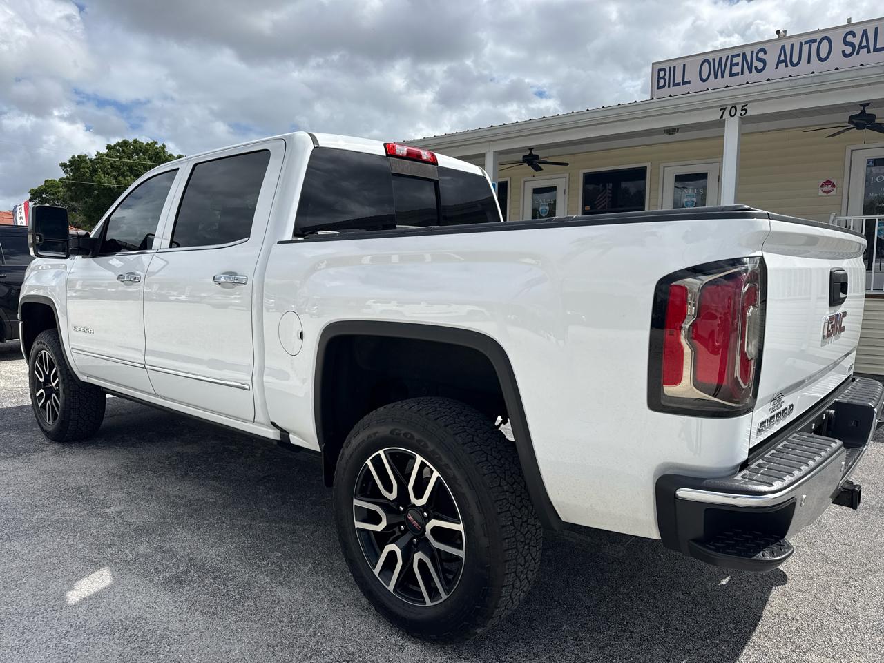 GMC Sierra 1500 4WD Crew Cab 143.5" SLT 2018