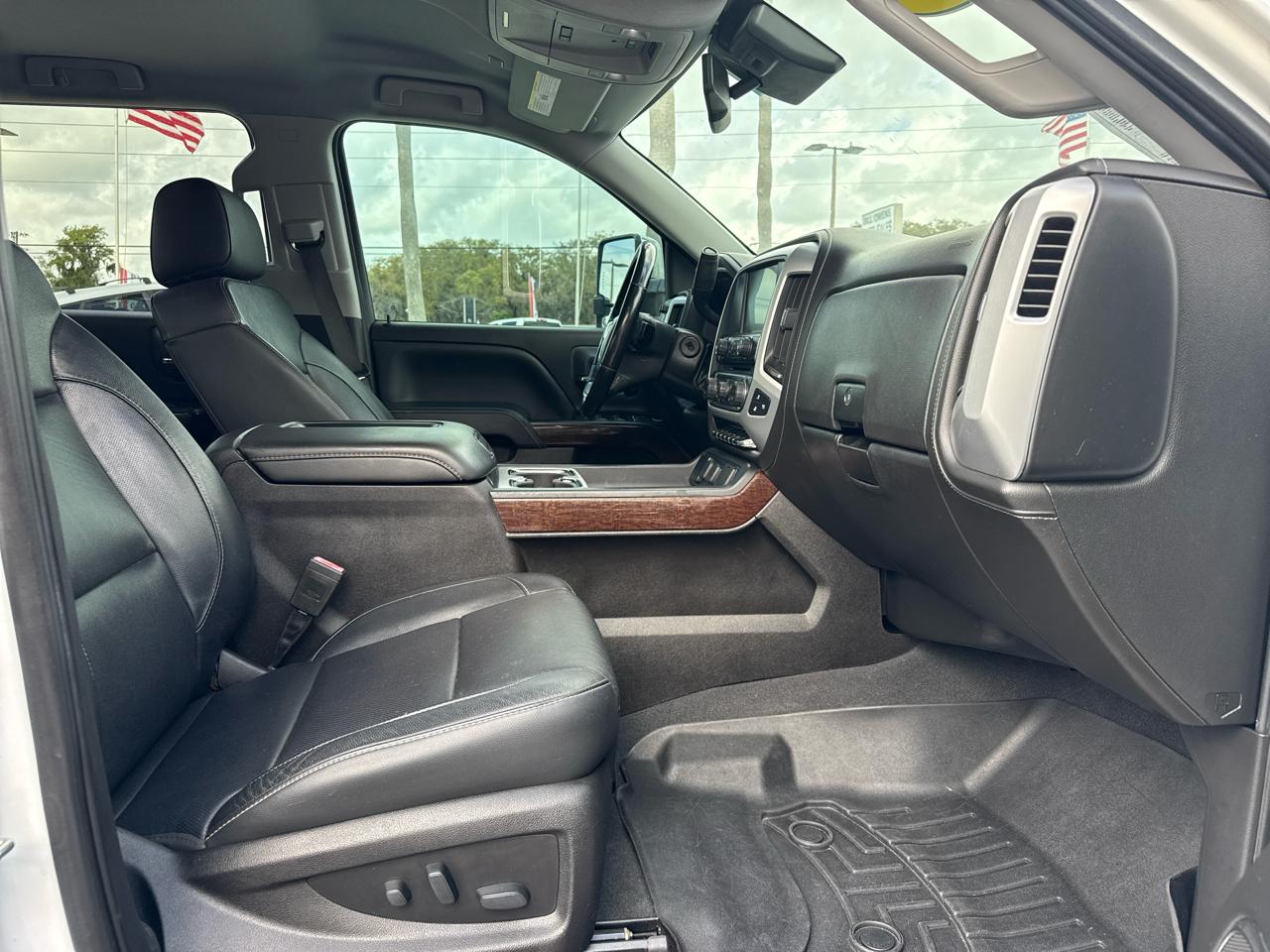 GMC Sierra 1500 4WD Crew Cab 143.5" SLT 2018