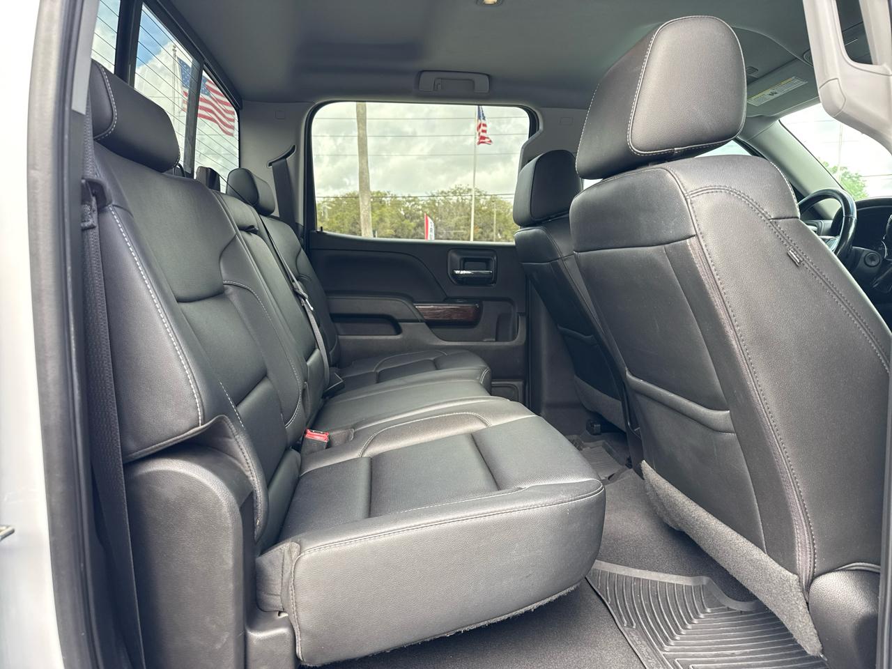 GMC Sierra 1500 4WD Crew Cab 143.5" SLT 2018