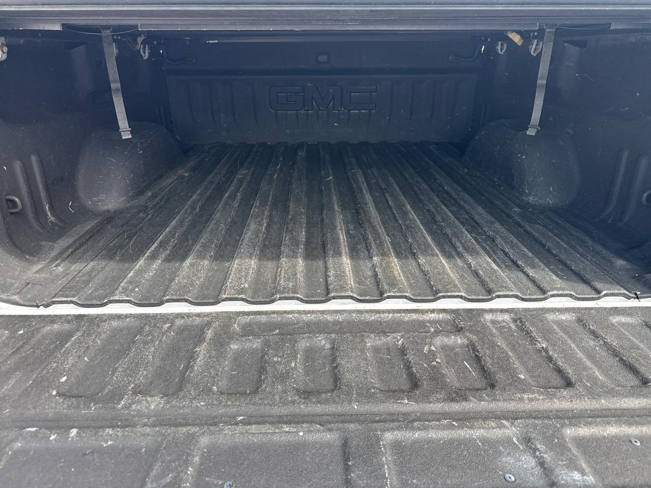 GMC Sierra 1500 4WD Crew Cab 143.5" SLT 2018