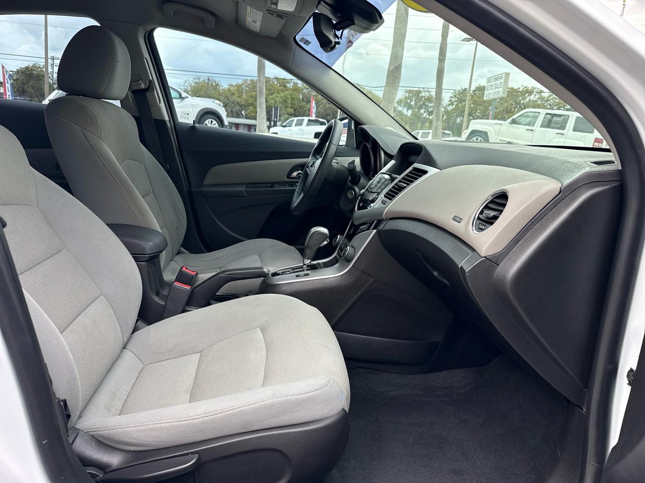 Chevrolet Cruze Limited 4dr Sdn Auto LT w/1LT 2016