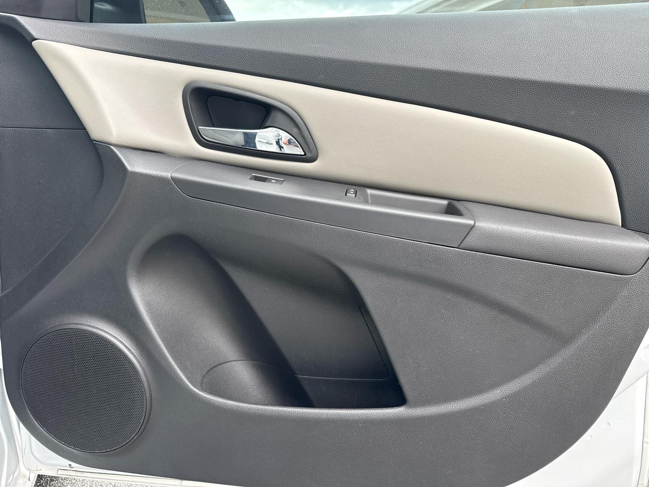 Chevrolet Cruze Limited 4dr Sdn Auto LT w/1LT 2016