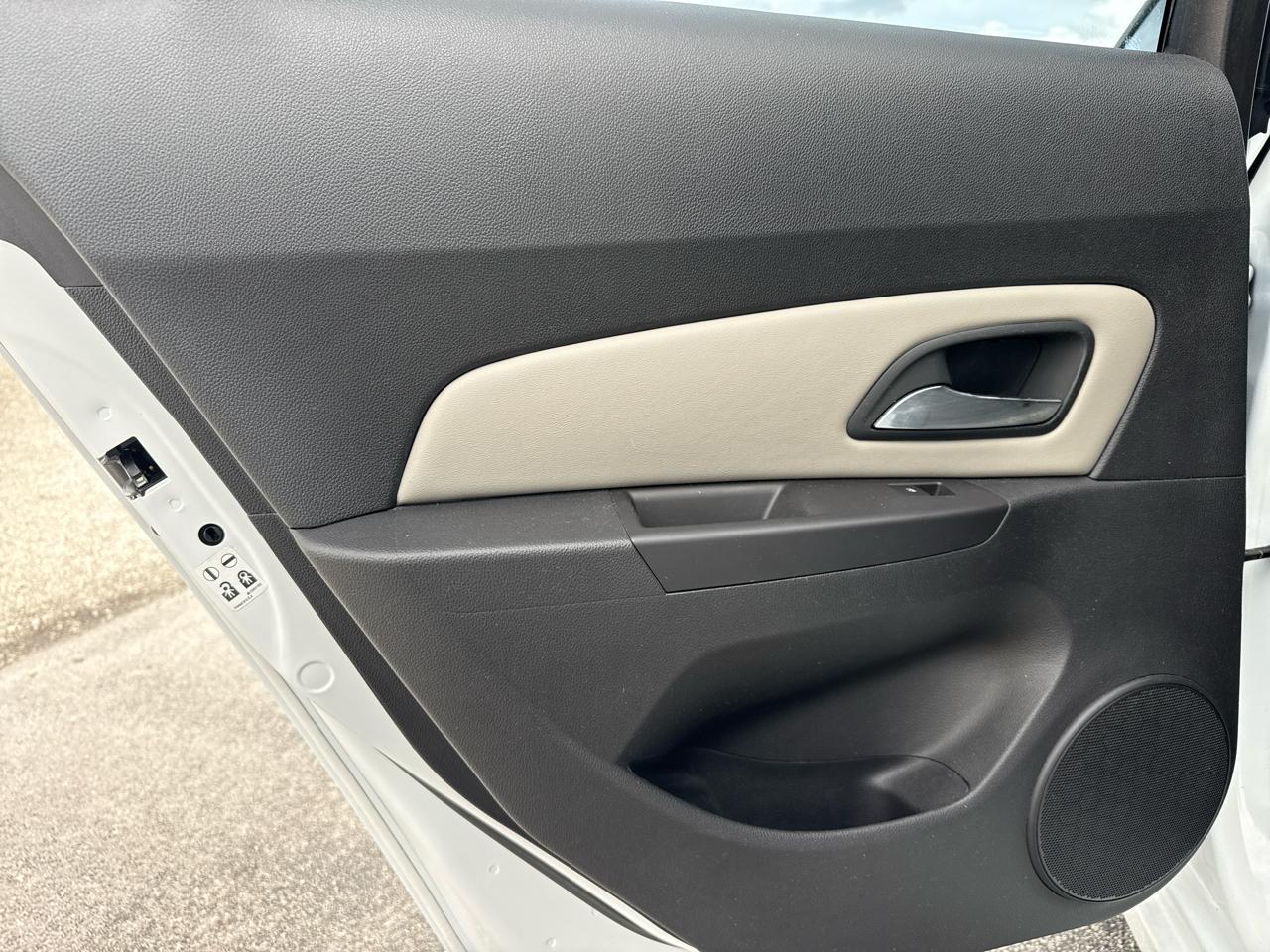 Chevrolet Cruze Limited 4dr Sdn Auto LT w/1LT 2016